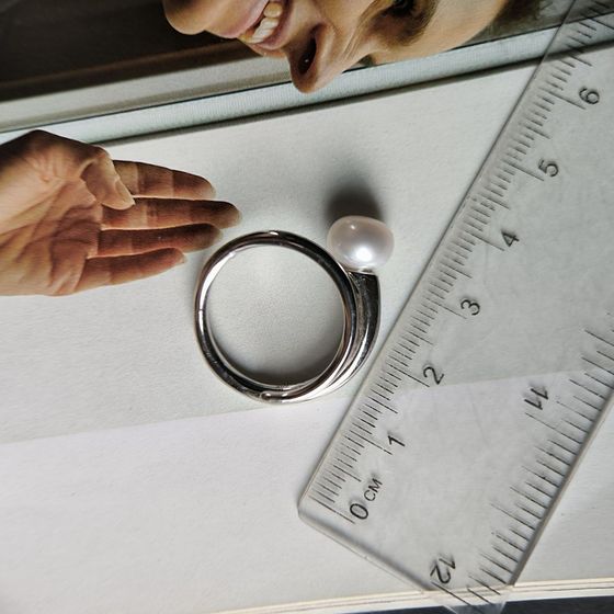 Silver ring with pearls