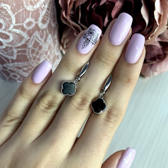 Срібні сережки з оніксом