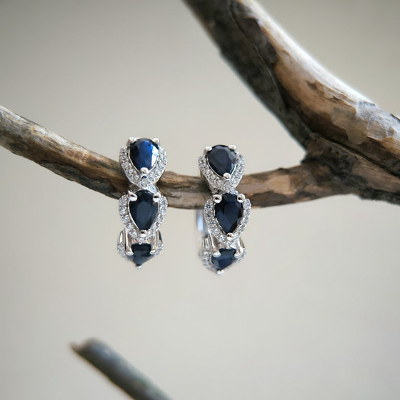 Silver earrings with sapphire 3.264ct, cubic zirconia