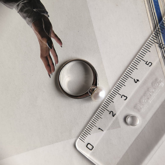 Silver ring with pearls and cubic zirconia