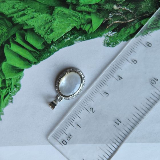 Срібна підвіска з фіанітами, перламутром