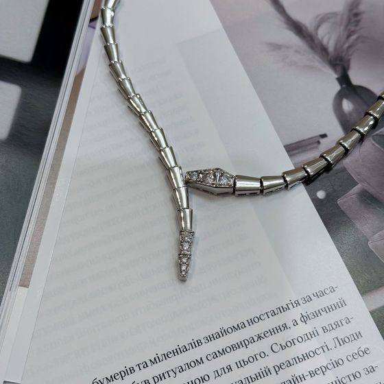 Серебряное колье с фианитами