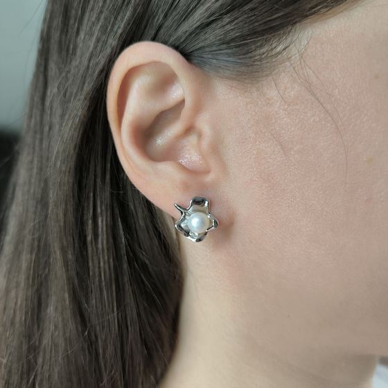 Срібні сережки з перлами