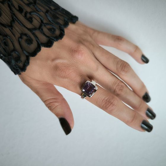Срібна каблучка з аметистом 2.4ct