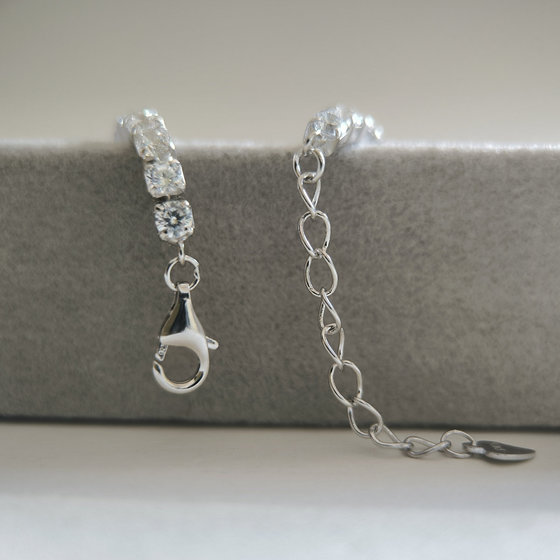 Silver bracelet with cubic zirconia