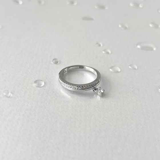 Серебряное кольцо с фианитами