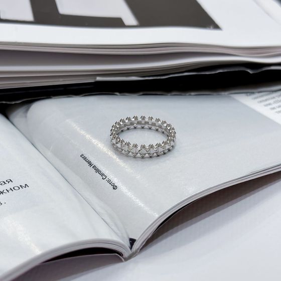 Срібна каблучка без каменів