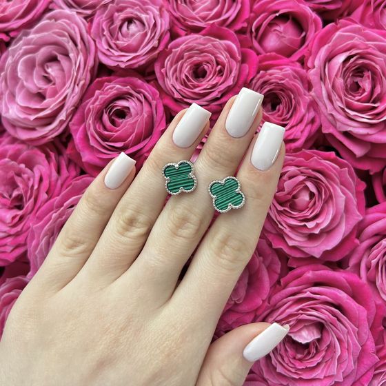 Срібні сережки з малахітом