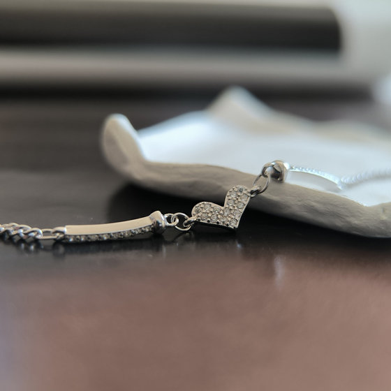 Silver bracelet with cubic zirconia