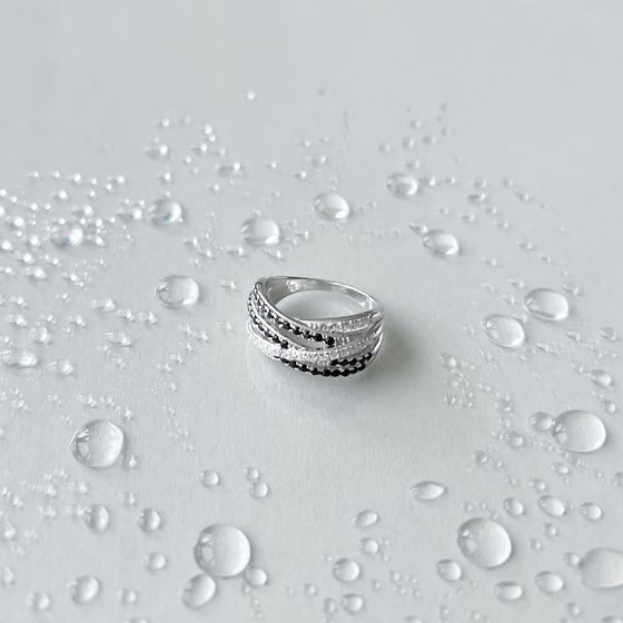 Серебряное кольцо с фианитами