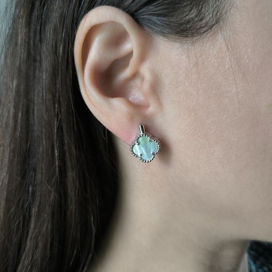 Silver earrings with mother-of-pearl