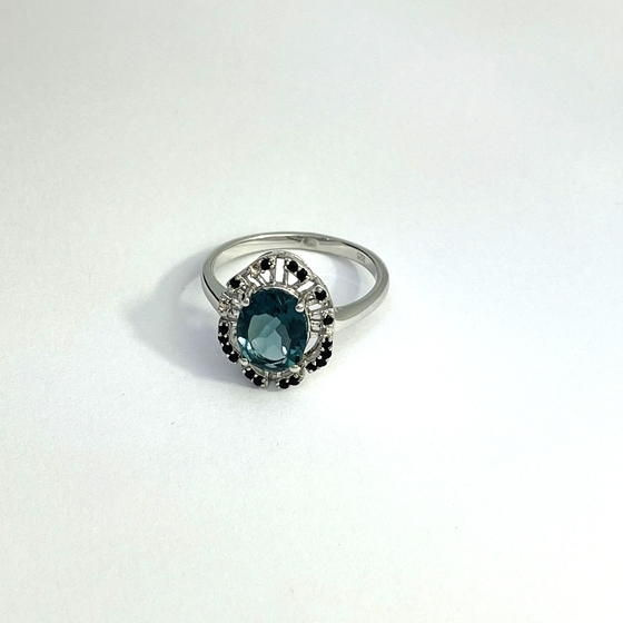 Серебряное кольцо с топазом Лондон Блю 2.428ct
