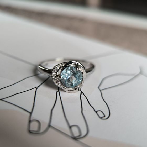 Срібна каблучка з топазом 1,544 карата