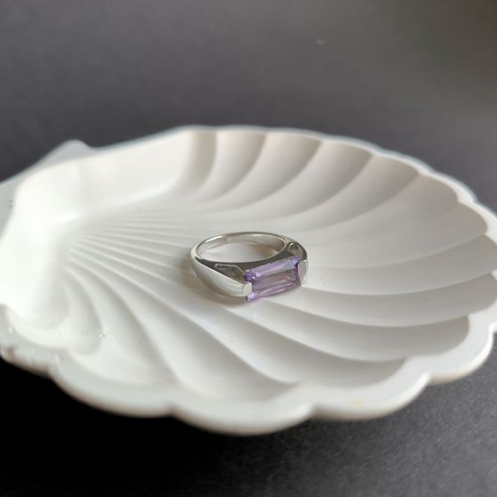 Срібна каблучка з аметистом 2,525 карата