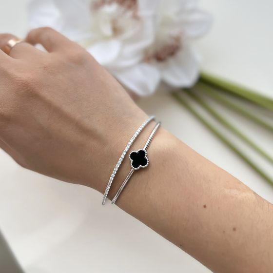 Silver bracelet with onyx