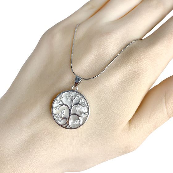 Silver pendant with mother-of-pearl