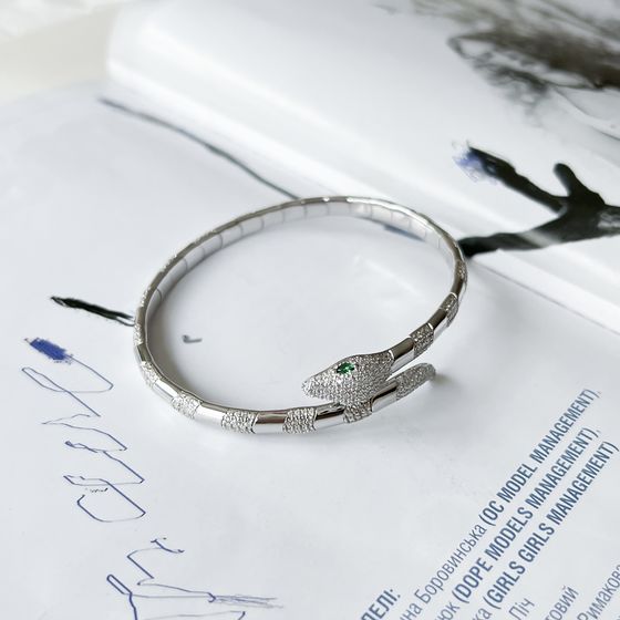 Silver bracelet with phianites
