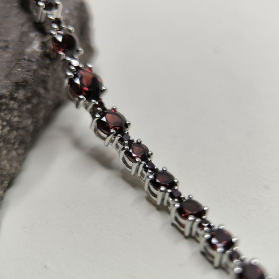 Срібний браслет із гранатом 9,14 карата