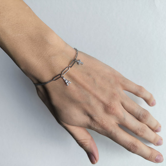 Silver bracelet with cubic zirconia