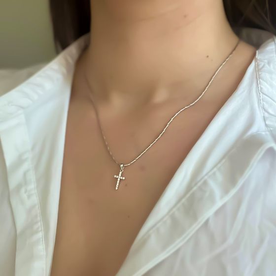 Срібний хрестик з фіанітами