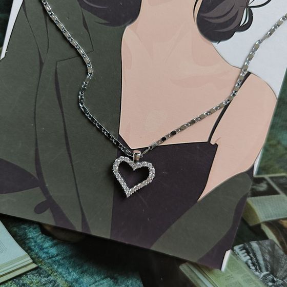 Silver pendant with phianites