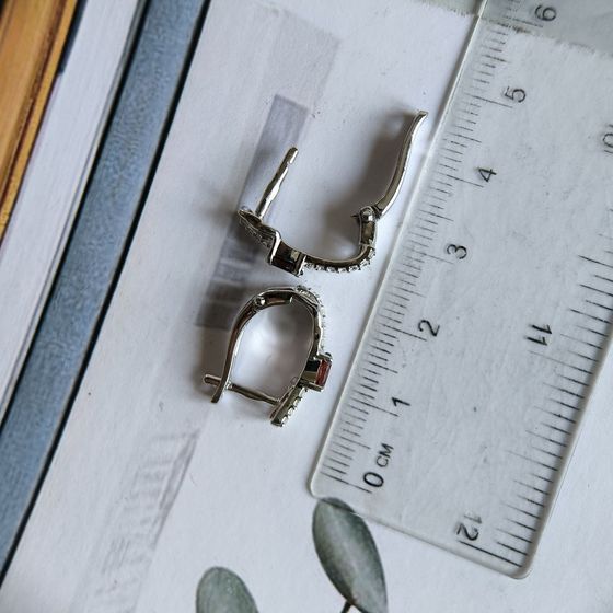 Срібні сережки з гранатом 0.913ct, фіанітами