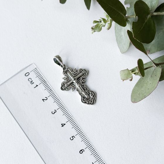 Серебряный крестик без камней