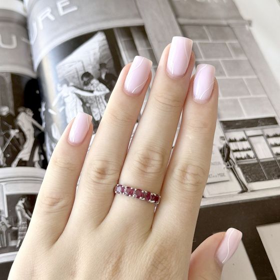 Silver ring with a 2.042-carat ruby
