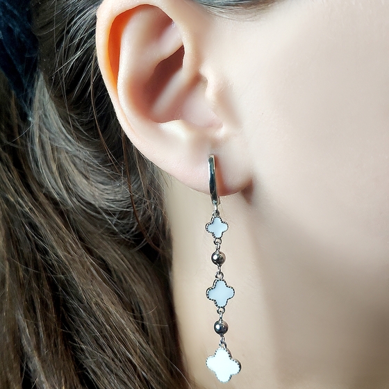 Silver earrings with yemallu