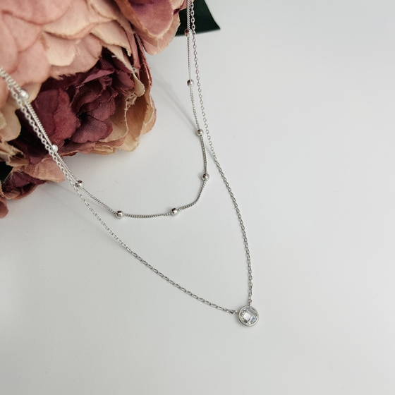 Silver necklace with phianites