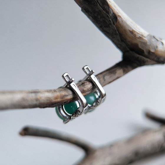 Silver earrings with emerald 4.525ct