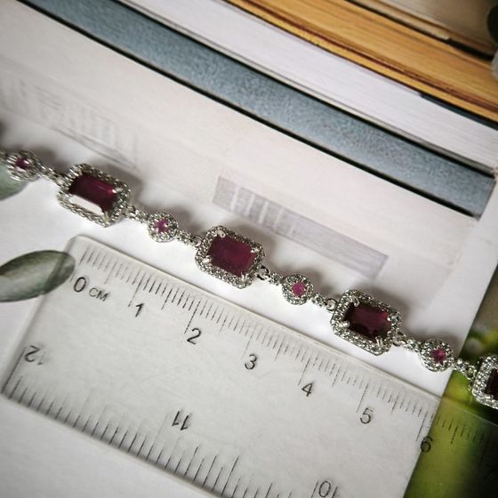 Серебряный браслет с рубином, фианитами