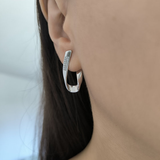 Срібні сережки з фіанітами