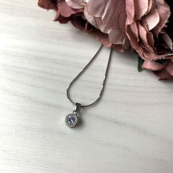 Silver pendant with phianites