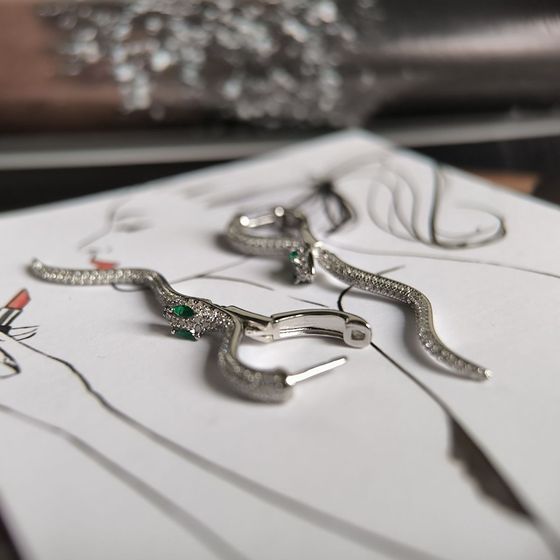 Срібні сережки з фіанітами