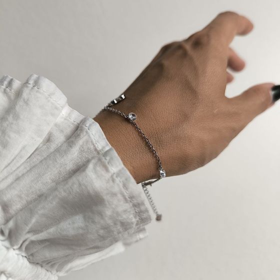 Silver bracelet with phianites