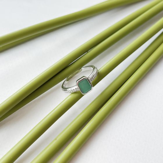 Срібна каблучка зі смарагдом 1,158 карата
