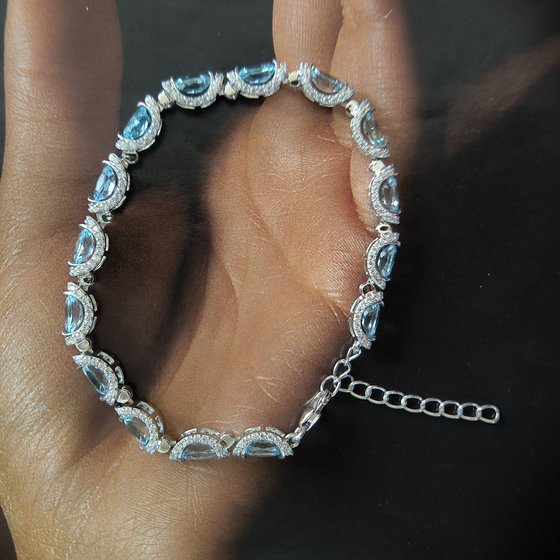 Silver bracelet with topaz 11.335ct