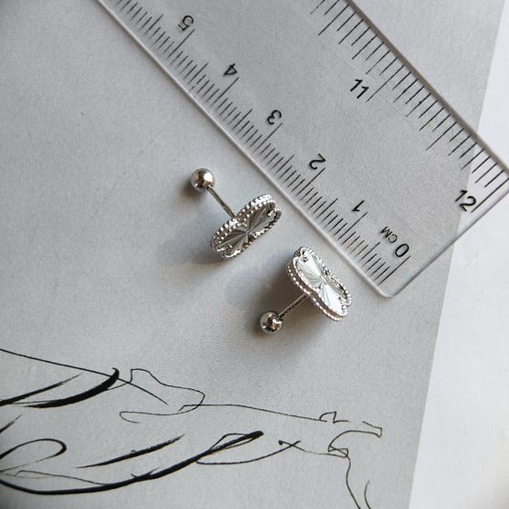 Срібні сережки без каменів