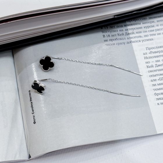 Silver earrings with onyx