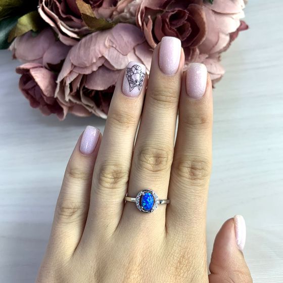 Silver ring with opal 0.56ct
