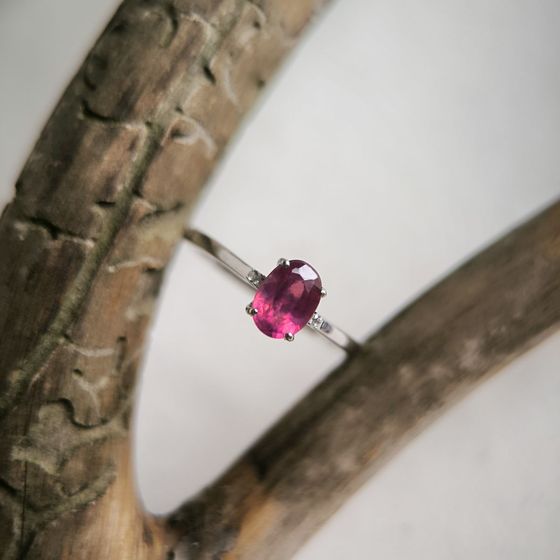 Серебряное кольцо с рубином 0.988ct