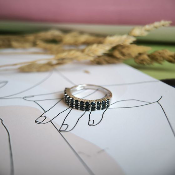 Срібна каблучка з сапфіром