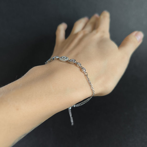 Silver bracelet with cubic zirconia