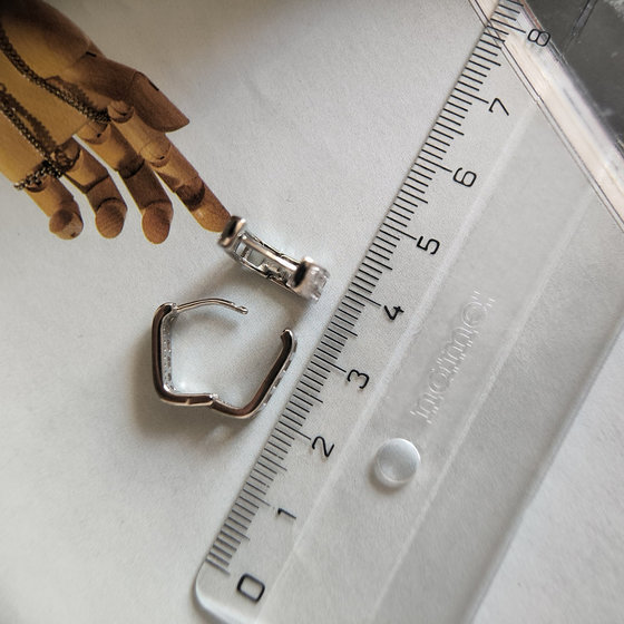 Срібні сережки з фіанітами