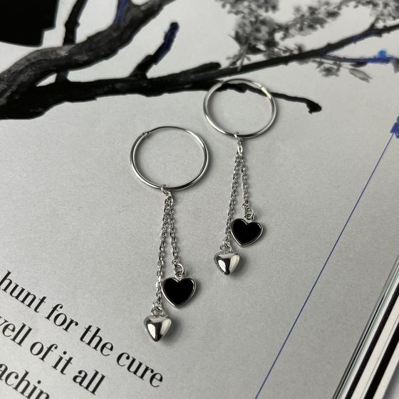 Silver earrings with yemallu