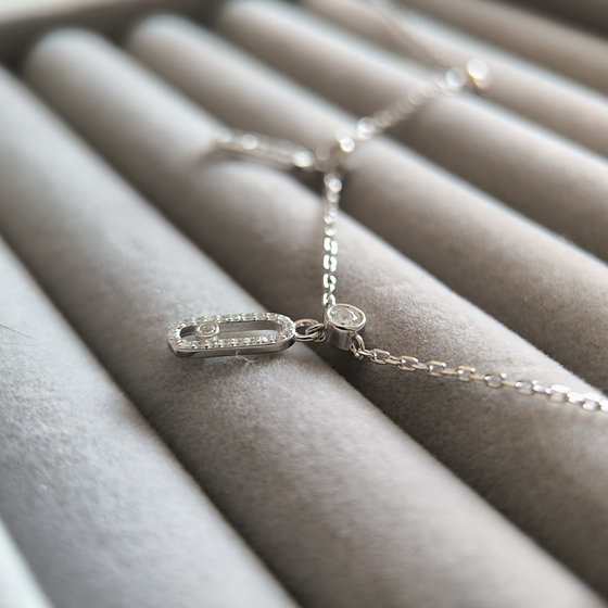 Silver necklace with cubic zirconia
