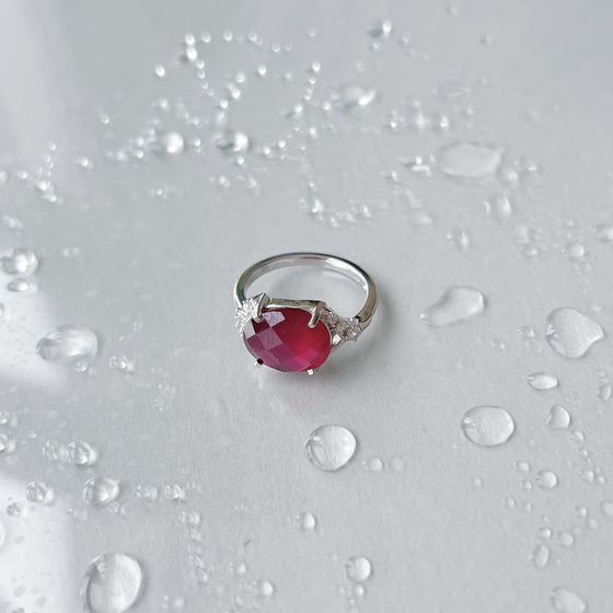 Серебряное кольцо с рубином 6.576ct