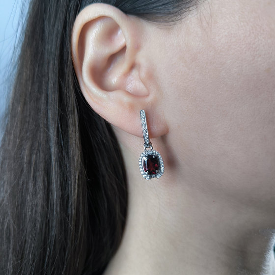 Срібні сережки з гранатом 4.007ct