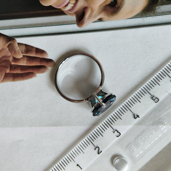 Серебряное кольцо с топазом Лондон Блю 3.465ct